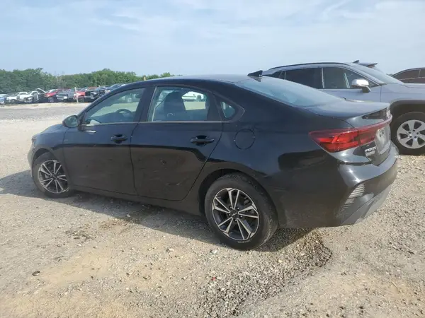3KPF24ADXRE799383 2024 KIA FORTE - Image 2
