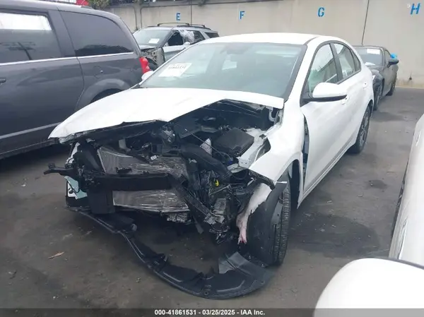3KPF24ADXRE801620 2024 KIA FORTE - Image 2