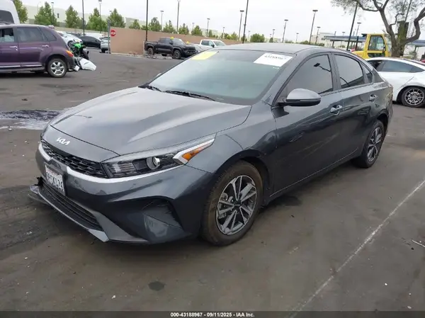 3KPF24ADXRE802508 2024 KIA FORTE - Image 2