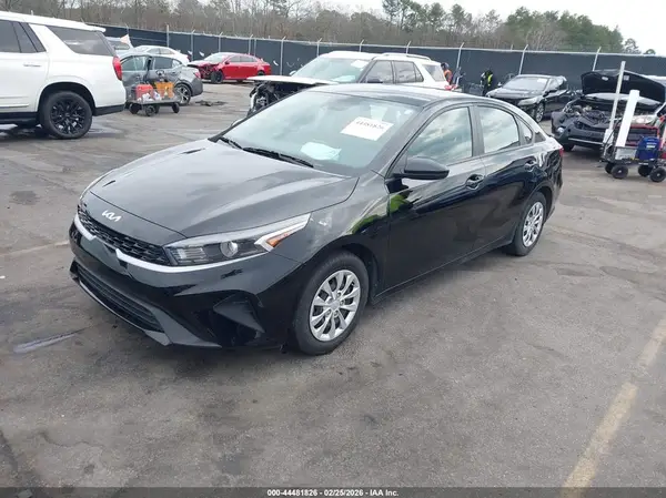 3KPF24ADXRE803268 2024 KIA FORTE - Image 2