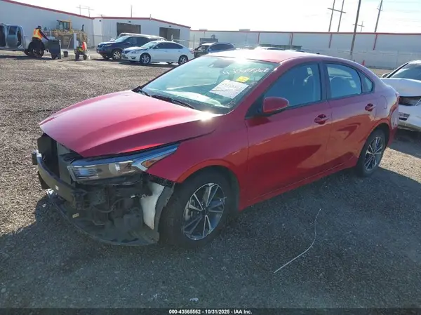 3KPF24ADXRE804128 2024 KIA FORTE - Image 2
