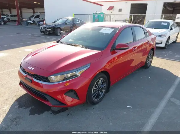3KPF24ADXRE805599 2024 KIA FORTE - Image 2