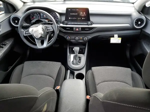 3KPF24ADXRE807000 2024 KIA FORTE - Image 8