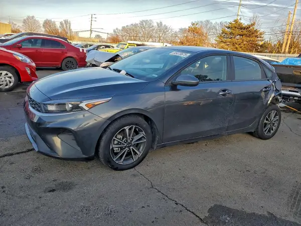 3KPF24ADXRE807353 2024 KIA FORTE - Image 1