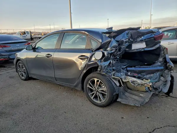 3KPF24ADXRE807353 2024 KIA FORTE - Image 2