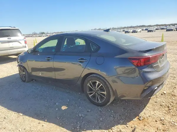 3KPF24ADXRE807434 2024 KIA FORTE - Image 2