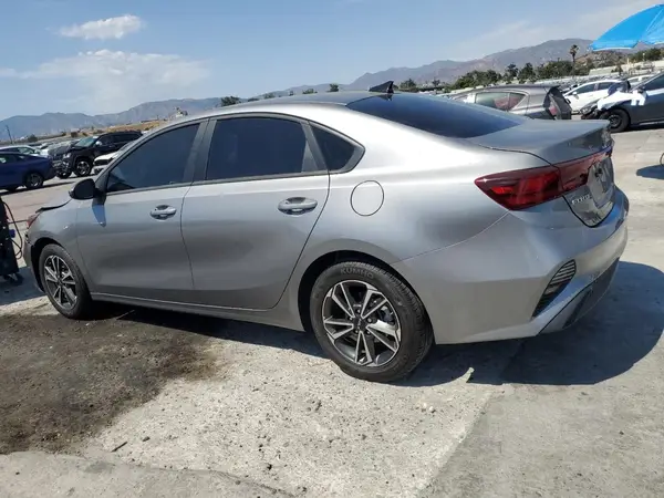 3KPF24ADXRE807921 2024 KIA FORTE - Image 2
