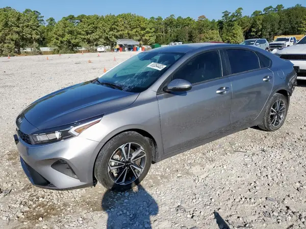 3KPF24ADXRE811435 2024 KIA FORTE - Image 1