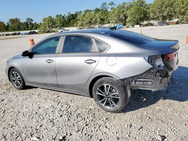 3KPF24ADXRE811435 2024 KIA FORTE - Image 2