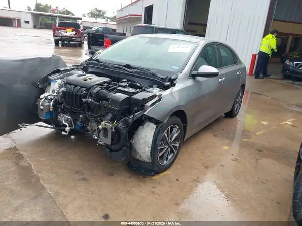 3KPF24ADXRE811550 2024 KIA FORTE - Image 2