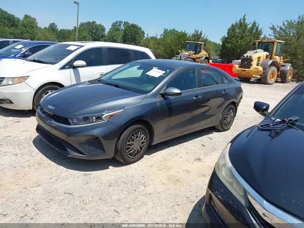 3KPF24ADXRE815582 2024 KIA FORTE - Image 2