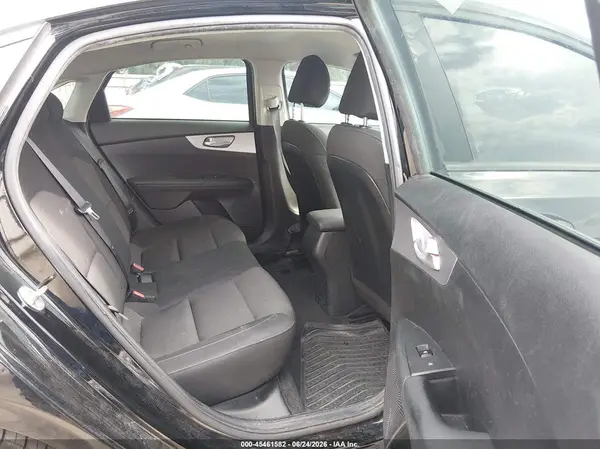3KPF24ADXRE817364 2024 KIA FORTE - Image 8