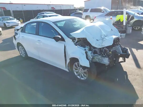 3KPF24ADXRE822094 2024 KIA FORTE - Image 1
