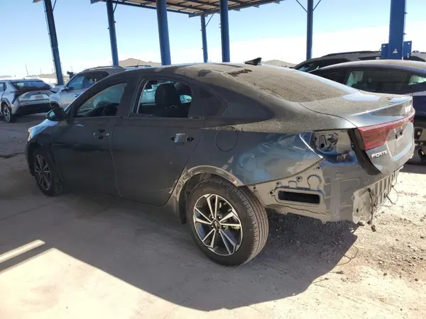 3KPF24ADXRE823942 2024 KIA FORTE - Image 2
