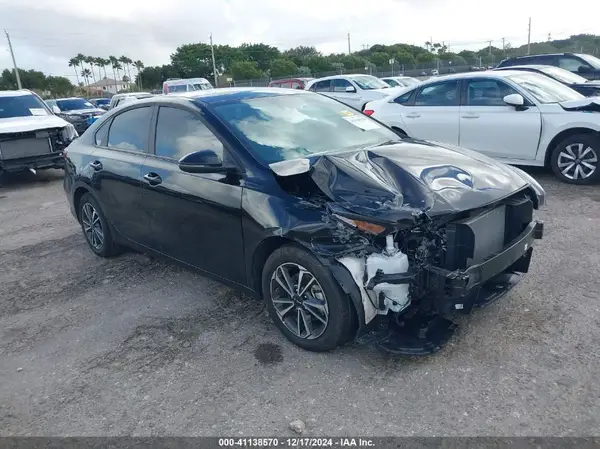 3KPF24ADXRE824248 2024 KIA FORTE - Image 1