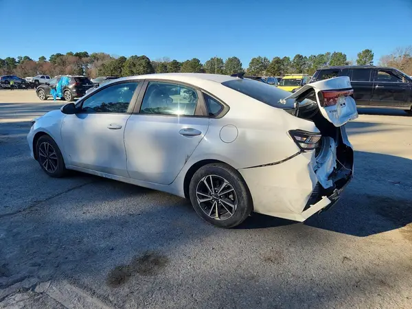 3KPF24ADXRE826338 2024 KIA FORTE - Image 2