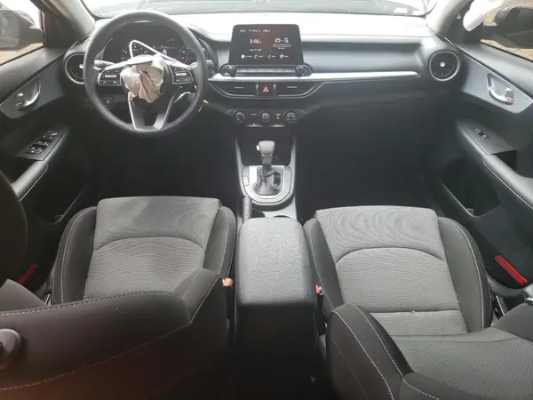3KPF24ADXRE827151 2024 KIA FORTE - Image 8