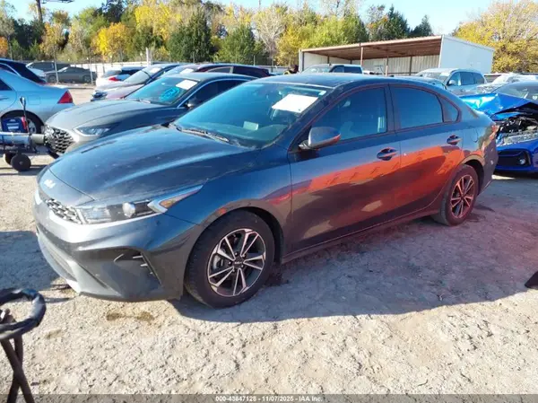 3KPF24ADXRE827554 2024 KIA FORTE - Image 2