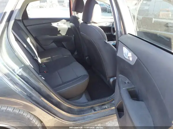 3KPF24ADXRE827554 2024 KIA FORTE - Image 8