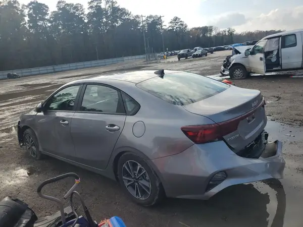 3KPF24ADXRE827912 2024 KIA FORTE - Image 2