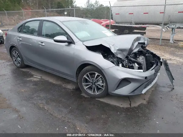 3KPF24ADXRE827926 2024 KIA FORTE - Image 1