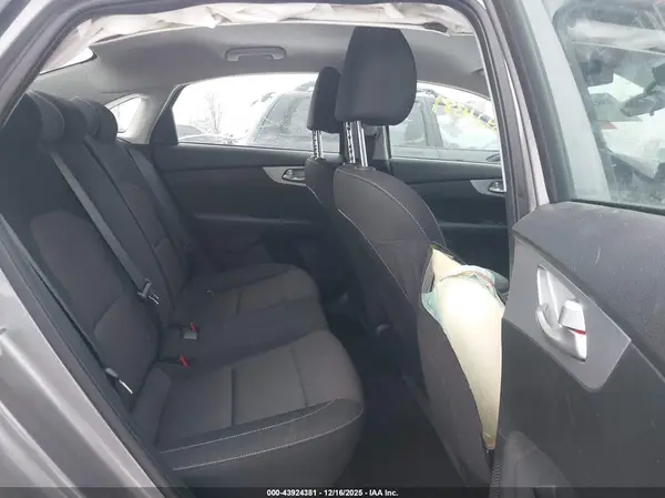 3KPF24ADXRE828221 2024 KIA FORTE - Image 8