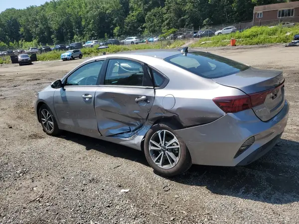 3KPF24ADXRE829501 2024 KIA FORTE - Image 2