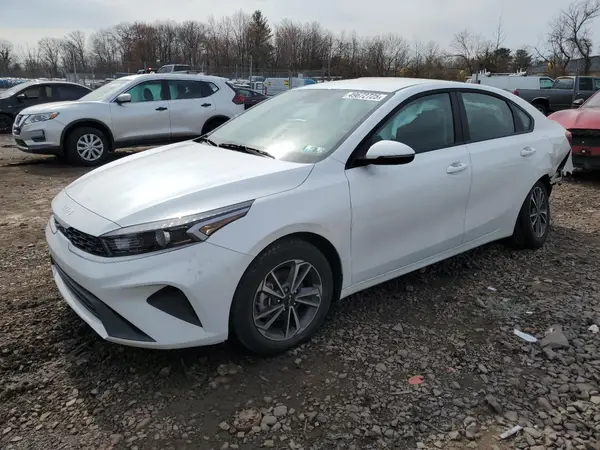 3KPF24ADXRE832771 2024 KIA FORTE - Image 1