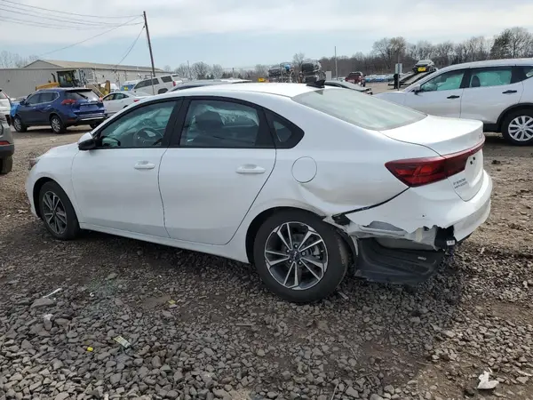 3KPF24ADXRE832771 2024 KIA FORTE - Image 2
