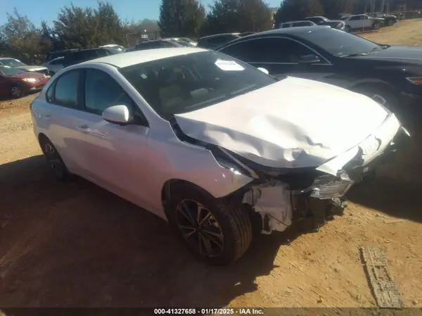 3KPF24ADXRE833399 2024 KIA FORTE - Image 1