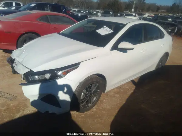 3KPF24ADXRE833399 2024 KIA FORTE - Image 2