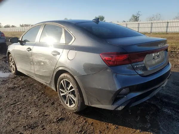 3KPF24ADXRE835864 2024 KIA FORTE - Image 2