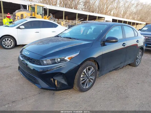 3KPF24ADXRE836142 2024 KIA FORTE - Image 2