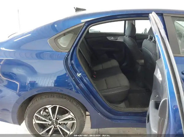 3KPF24ADXRE836741 2024 KIA FORTE - Image 8