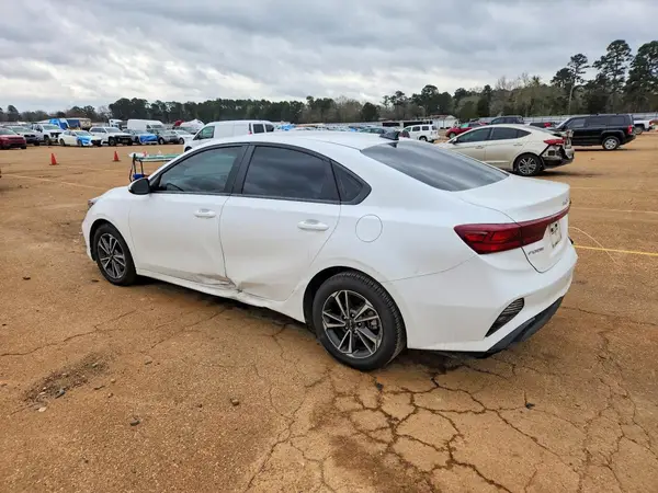 3KPF24ADXRE836934 2024 KIA FORTE - Image 2