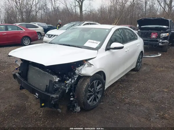 3KPF24ADXRE837338 2024 KIA FORTE - Image 2