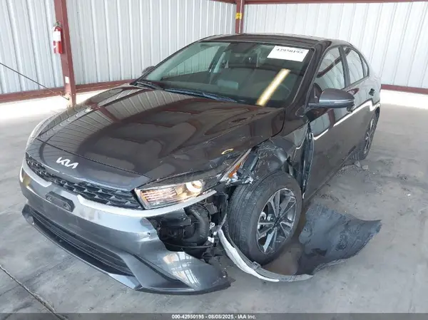 3KPF24ADXRE837355 2024 KIA FORTE - Image 2