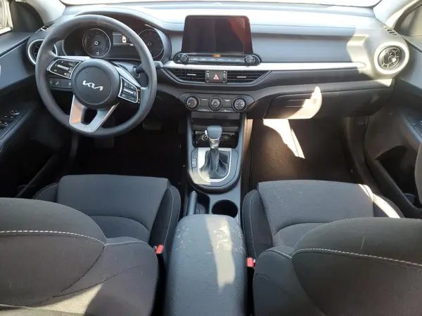 3KPF24ADXRE837369 2024 KIA FORTE - Image 8