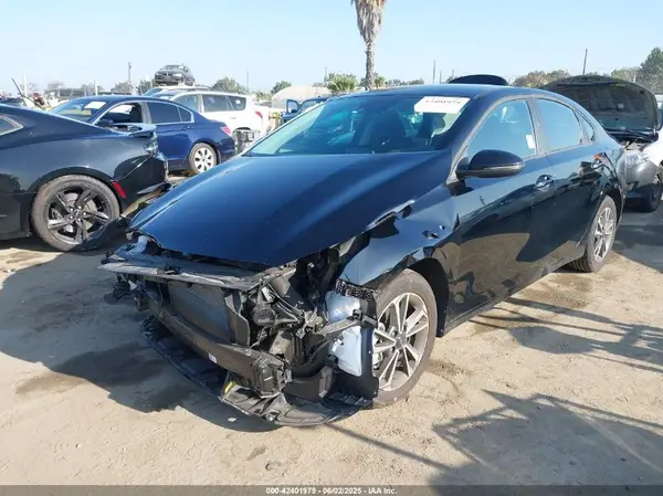 3KPF24ADXRE837520 2024 KIA FORTE - Image 2