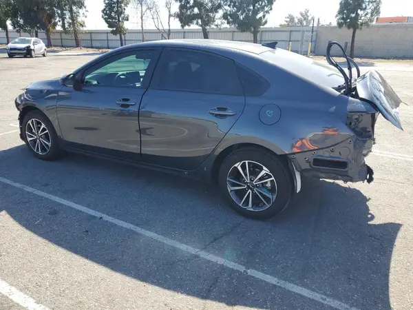 3KPF24ADXRE837663 2024 KIA FORTE - Image 2