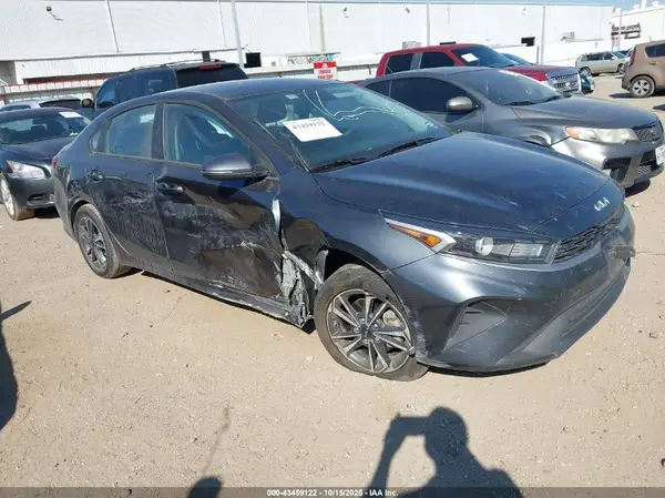 3KPF24ADXRE840725 2024 KIA FORTE - Image 1