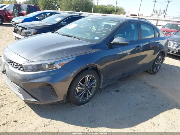 3KPF24ADXRE840725 2024 KIA FORTE - Image 2
