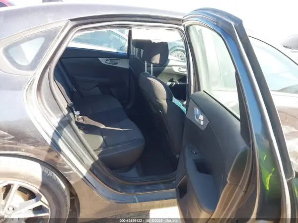 3KPF24ADXRE840725 2024 KIA FORTE - Image 8