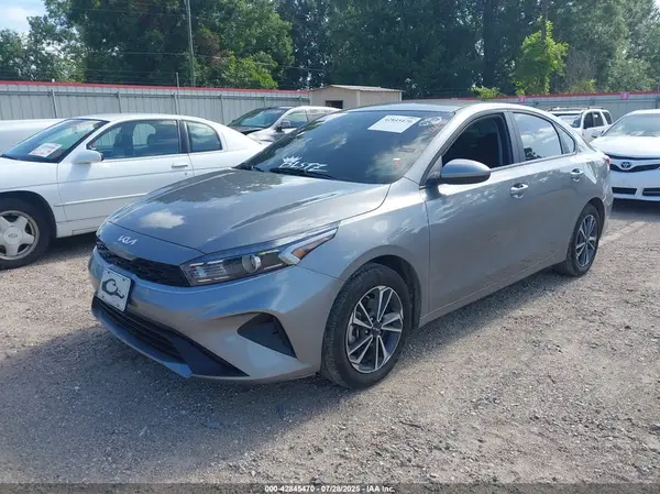 3KPF24ADXRE841101 2024 KIA FORTE - Image 2