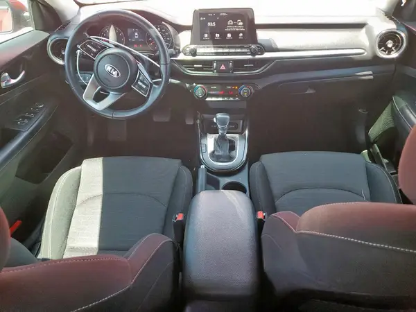 3KPF34AD0KE011598 2019 KIA FORTE - Image 8
