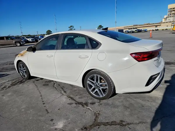 3KPF34AD0KE013061 2019 KIA FORTE - Image 2