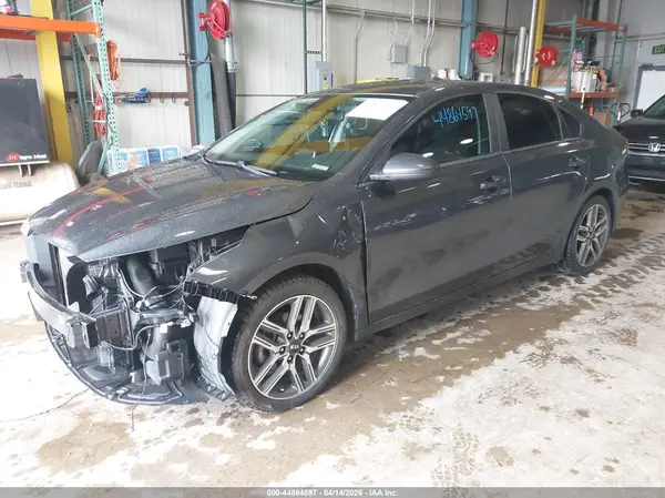 3KPF34AD0KE013853 2019 KIA FORTE - Image 2