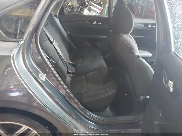 3KPF34AD0KE013853 2019 KIA FORTE - Image 8