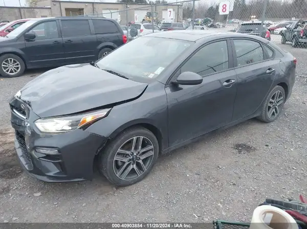 3KPF34AD0KE015053 2019 KIA FORTE - Image 2
