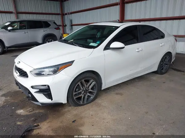 3KPF34AD0KE016445 2019 KIA FORTE - Image 2